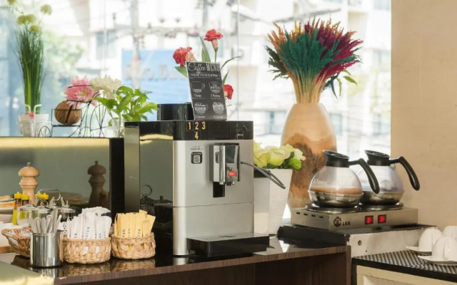 Отель Aster Hotel and Residence