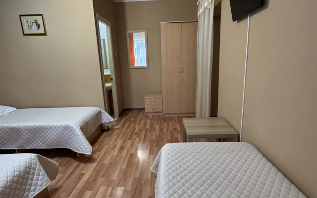 Na Kollektivnoj Guest House