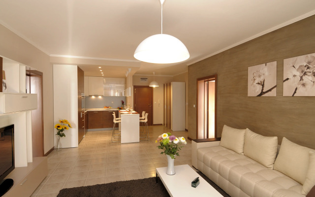 Casa Real Apartments