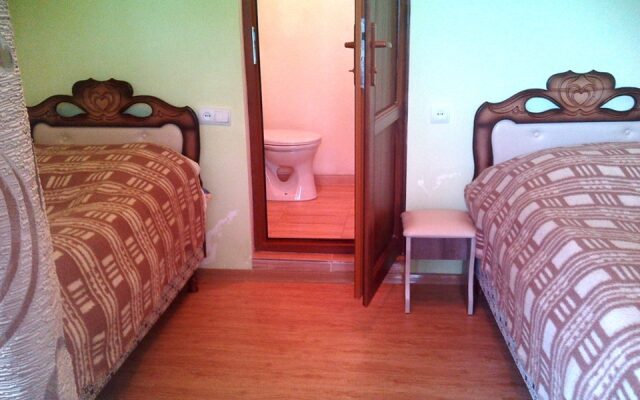 Aspet Guest House