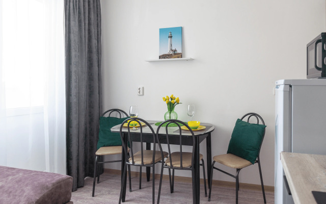 Uyutnaya kvartira na bulvare Admirala Pustoshkina Apartments