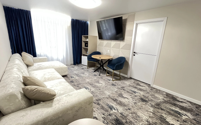 Aviator Hotel