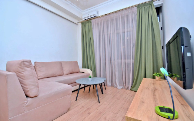 Perte House On Verin Antarain 131 Street Apartments