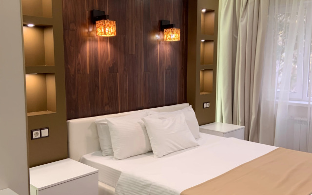 Квартира Уютная в Тихом Центре на Роз 65 10 Минут до Моря