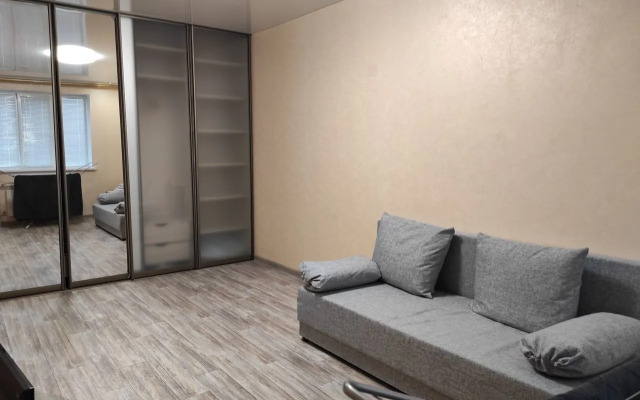 Na Vesenney 2 Flat