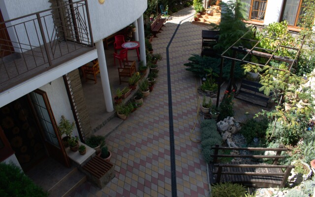 Svetoch Guest House