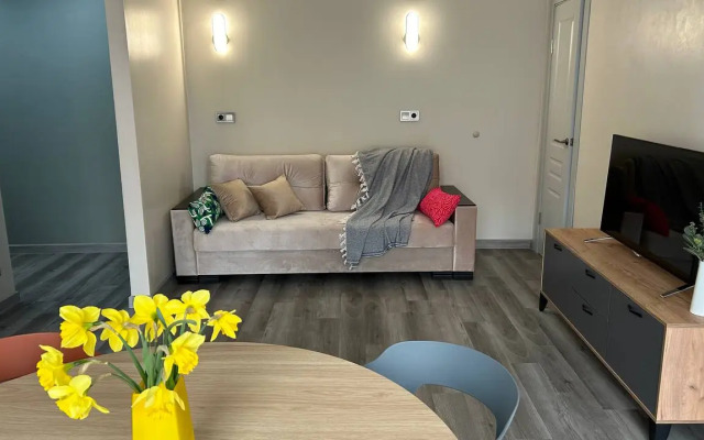 Квартира Стильная с Видом на Кирху Святого Семейства