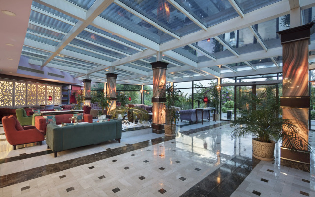 Merit Crystal Cove Hotel Casino & SPA