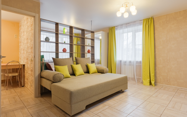Na Pervomayskoy Flat