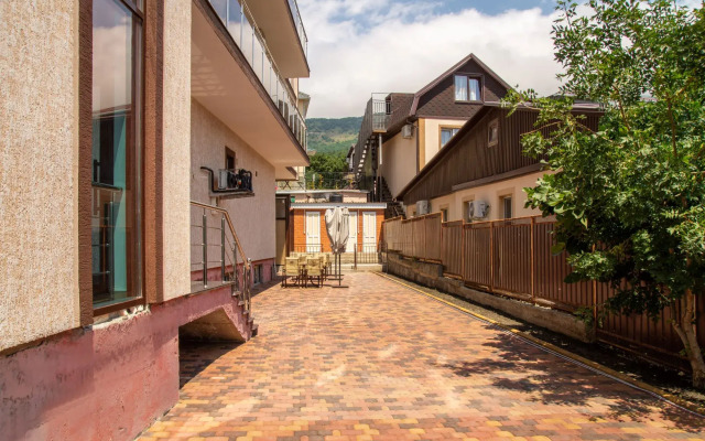 Отель  Милос