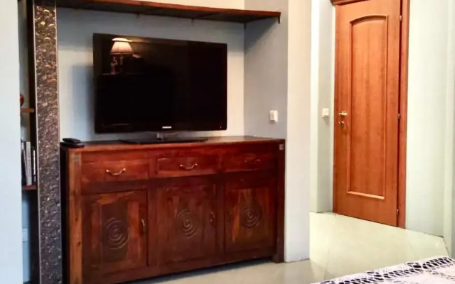 Апартаменты Старинная 2-Комнатная Квартира У Дворца С Парковкой