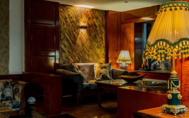 Peak Star Hotel