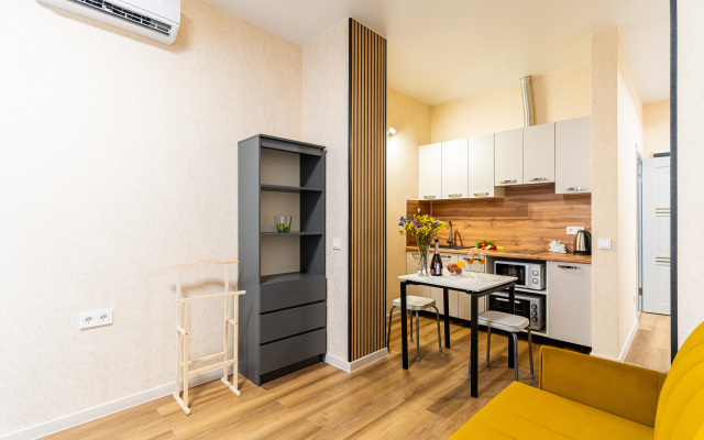 V Novopocciycke C Dizajnerckim Pemontom Apartments