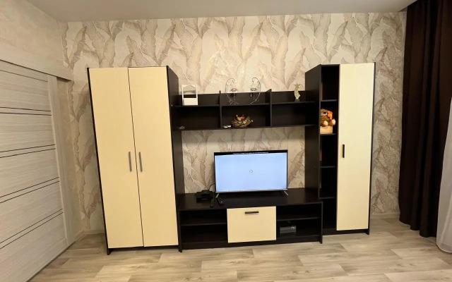 U Metro Nekrasovka Flat