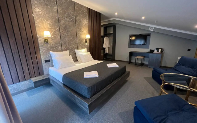Paradise Hotel