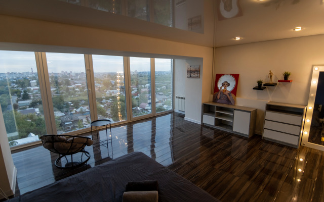 S panoramnym vidom na gorod Apartments