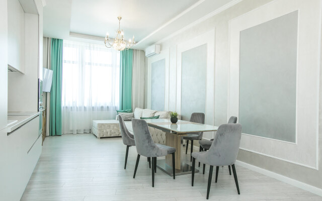 3-bedroom Vip Repina Street 4 Center Apartments