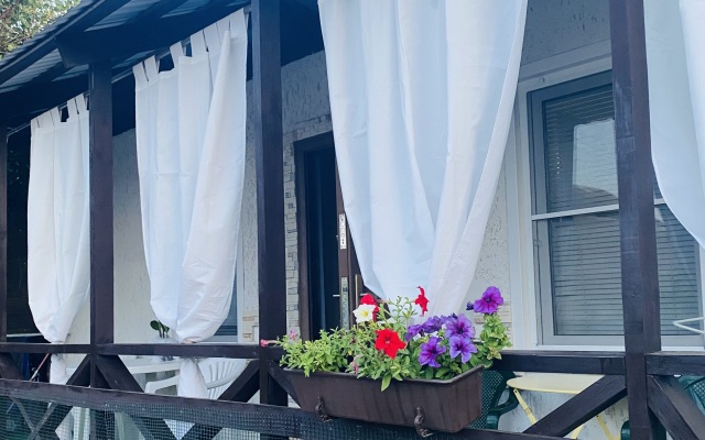 Zhemchuzhina Guest House