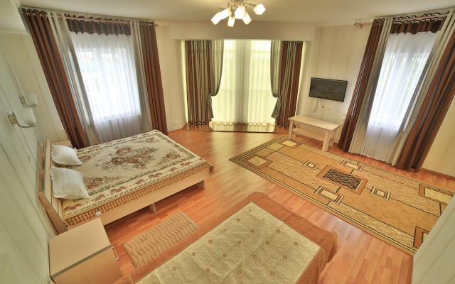 Karavan Hotel