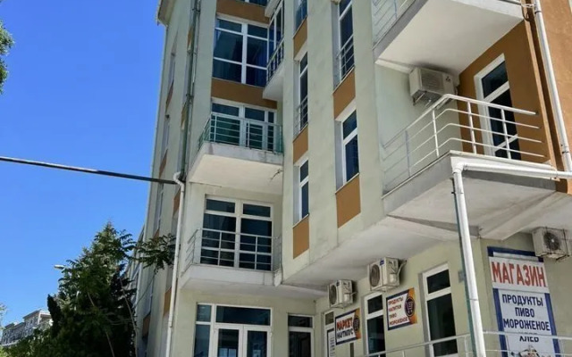 Na Naberezhnoy Pushkina, 17litb Apartment