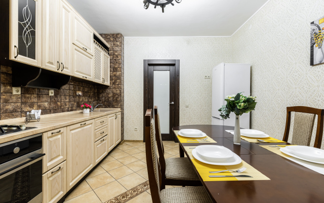Na Vosem Person Apartments