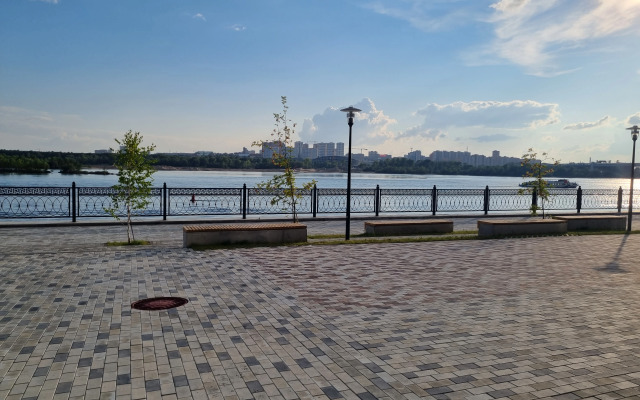 Апартаменты Евродвушка на Михайловской набережной с видом на реку