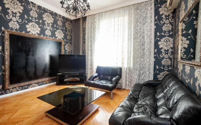 Квартира в центре Краснодара с бесплатной парковке