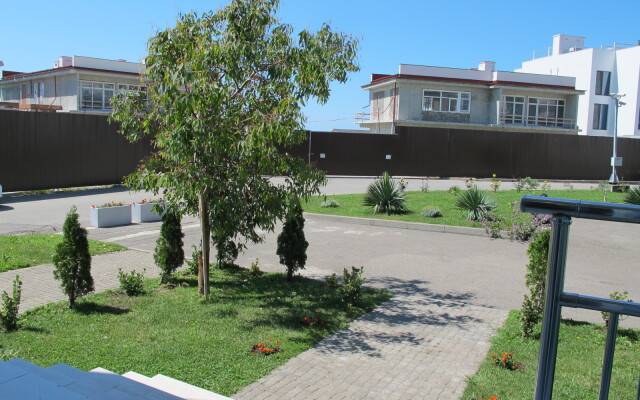 Na Bulvare Nadezhd 4/3 Apartments