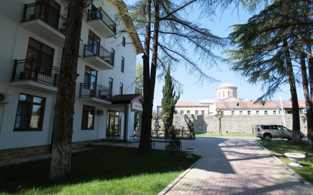 Kiaraz Start Hotel