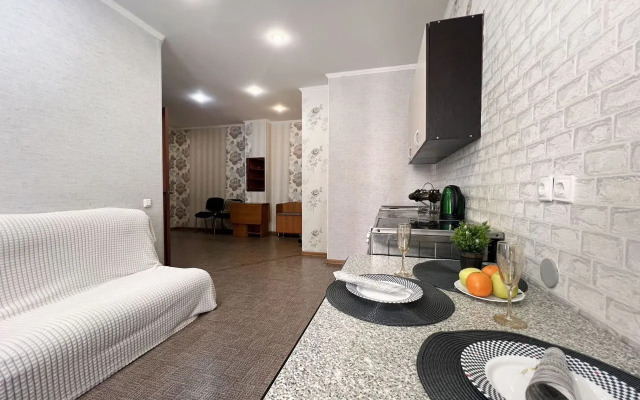 Po Ulitse Yamskaya Flat
