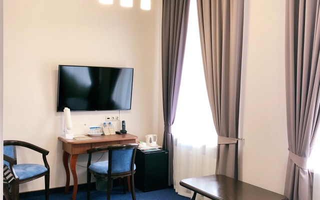 Cronwell Inn Stremyannaya Hotel
