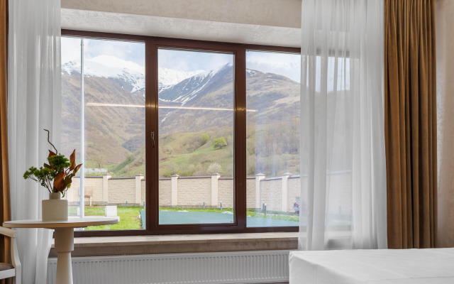 Отель Космос Ла Валли