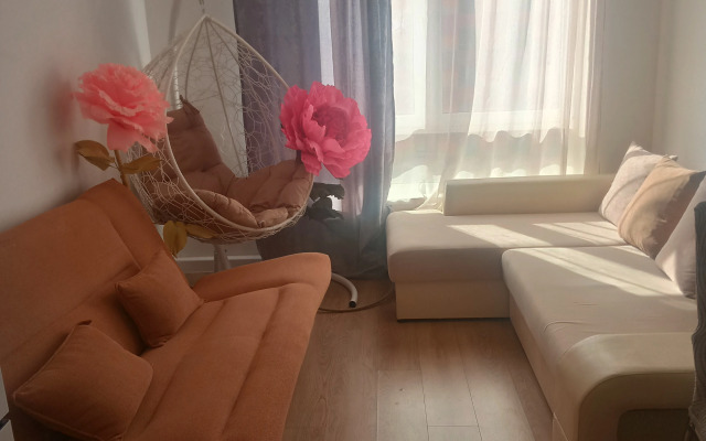 V Novom Dome Flat