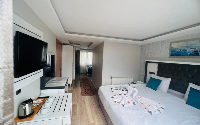 Maritime Hotel