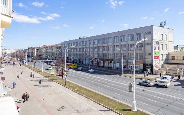 V Tsentre Minska S Vidom Na Tsum Apartments