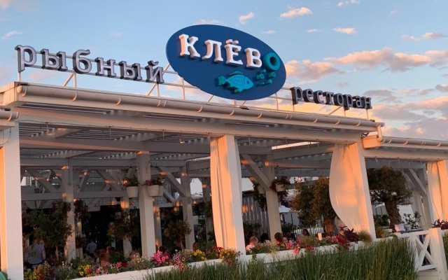 S Dizajnerskim Remontom Na 65 Let Pobedyi Apartments