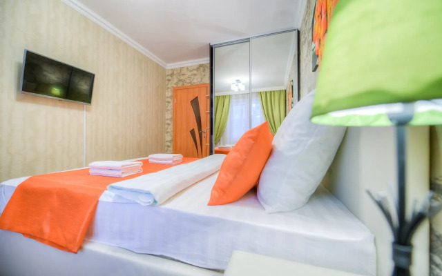 5 Zvezd Vozle Ledovoj Arenyi Traktor Apartments