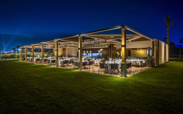 Calista Luxury Resort