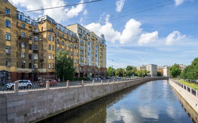 Квартира SpbMain СпбМэйн на наб. реки Карповки