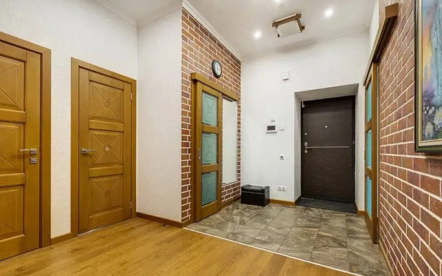 Квартира 4-комнатная Квартира на Васильевском Острове