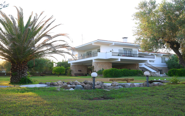 Rika's Seaside Nikiti Villa