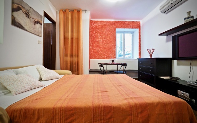 Studio Rosso San Luca Aria Cond Zona Acquario Guest House