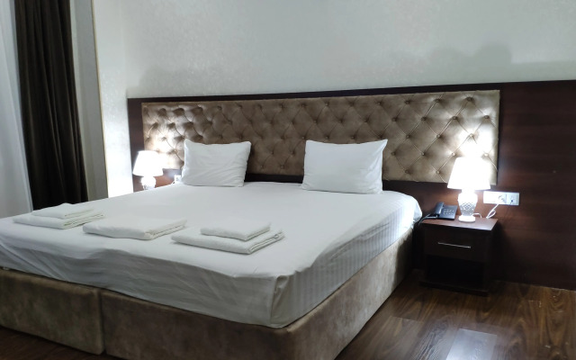 Grand Turon Plaza Hotel
