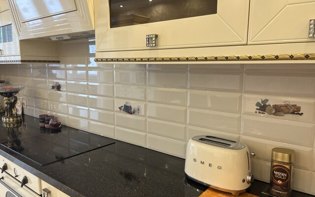4-Kh Komnatnye V Zhk Elit U Morya Apartments