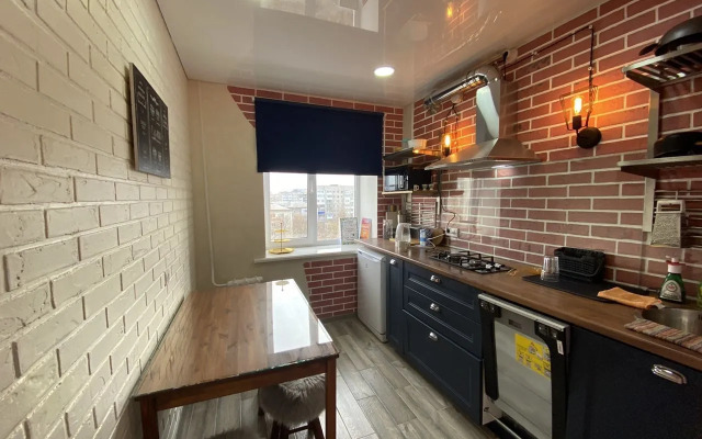 Квартира четырехкомнатная на Цюрупы, 84