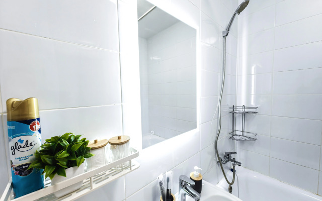 Квартира Вместительная у МРНЦ им. Цыба