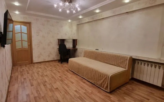 Na Lva Tolstogo Flat