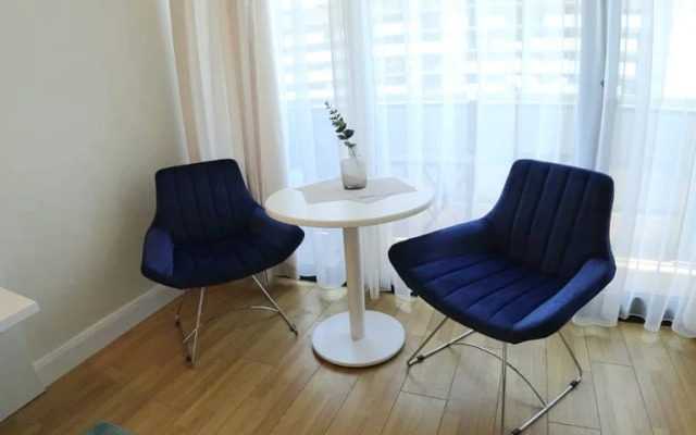 Studiya na 1 Linii dlya Treh Gostej Apart-Hotel
