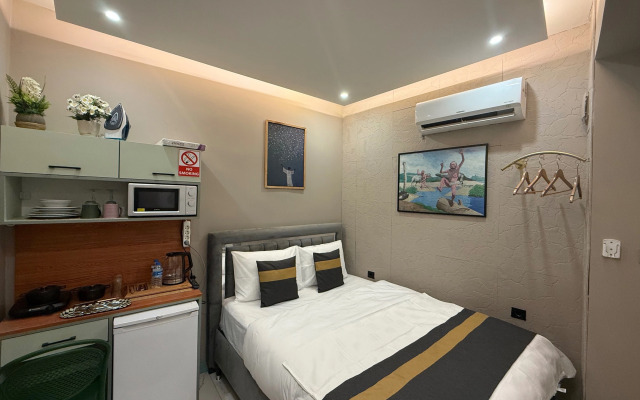 Апартаменты Cozy warm studio near the subway