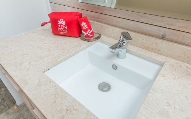 ZEN Premium Petitenget Umasari Hotel